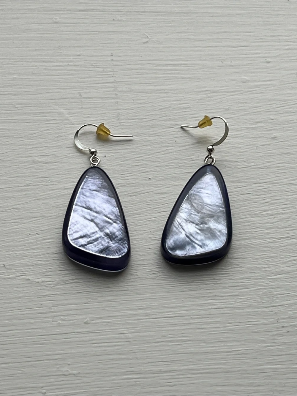 Iridescent Mother-of-Pearl Drop Earrings in Gray Frame